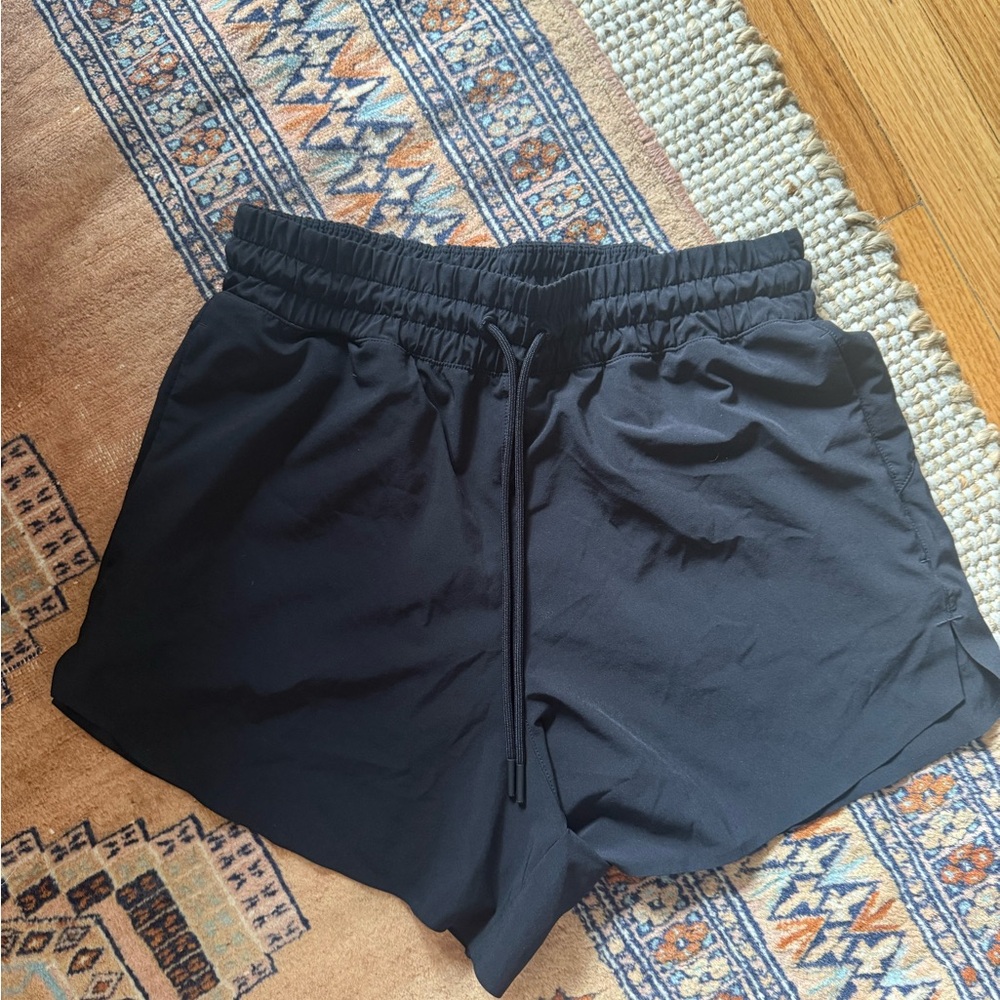Athleta Black Lightweight Athletic Shorts (XS)